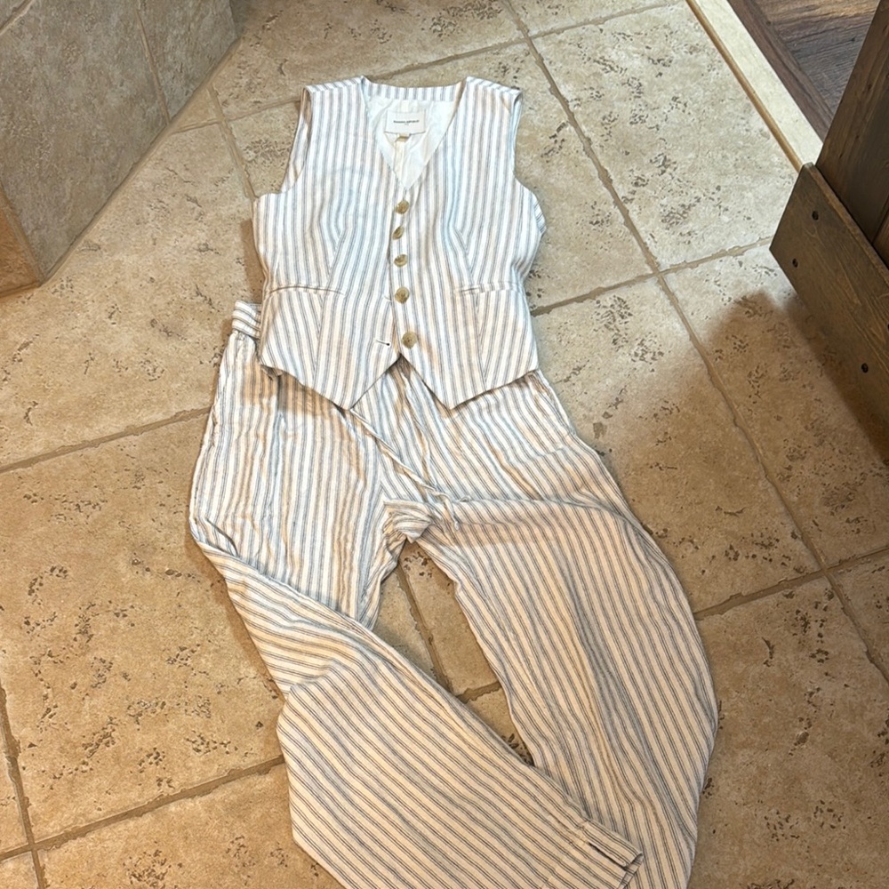 Banana Republic Blue and White linen blend with Stripes